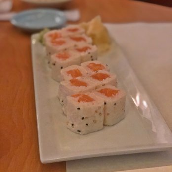 Kushiyu - Salmon Cut Roll (husband said the salmon was garbage) - Sushi Bars Near Me - Tarzana, California
