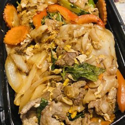 Thai Mi Noodle - Drunken Noodle with Beef