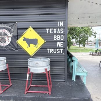 LaVaca BBQ - Side of building - Barbeque Near Me - Port Lavaca, Texas