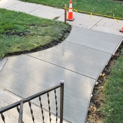LaBree Concrete - Front walk complete