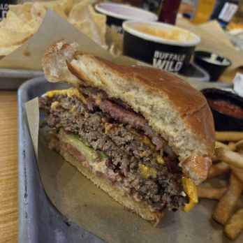 Buffalo Wild Wings - Sports Bars Near Me - Kaneohe, Hawaii Buffalo Wild Wings - Sports Bars Near Me - Kaneohe, Hawaii