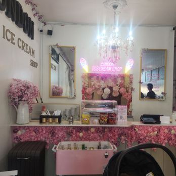 London Ice Cream Shop - Desserts Near Me - Riverside, Illinois London Ice Cream Shop - Desserts Near Me - Riverside, Illinois