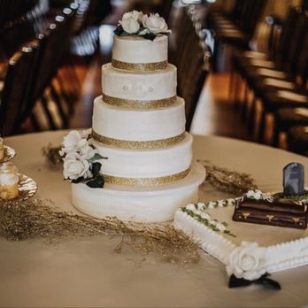 Dobo's Delights Bake Shoppe - a wedding cake and cupcakes - Bakeries Near Me - Piqua, Ohio