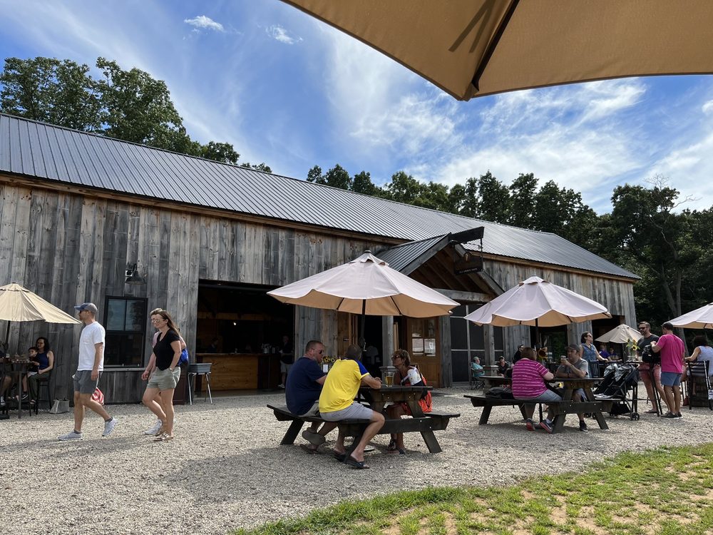 HOPS ON THE HILL Updated October 2024 130 Photos & 47 Reviews 275