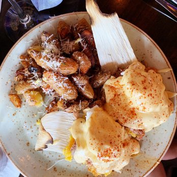 Bobby Q - Biltmore - Pulled pork benedict - Barbeque Near Me - Phoenix, Arizona
