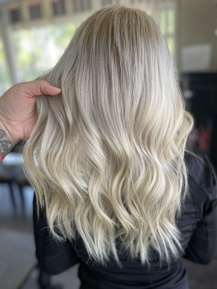 Hair By Lo Logo