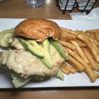Wally's - Grilled Chicken Avocado Sandwich - New American Near Me - Surf City, New Jersey