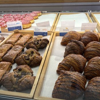 Paris Baguette - Bakeries Near Me - Ashburn, Virginia