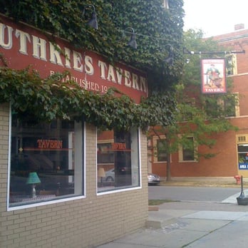 Guthries Tavern - Bars Near Me - Chicago, Illinois