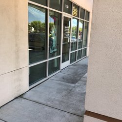 La Nina Nails - Front of store