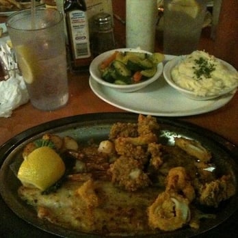 Diamond Shoals - seafood platter... yummy! - Seafood Near Me - Buxton, North Carolina Diamond Shoals - seafood platter... yummy! - Seafood Near Me - Buxton, North Carolina