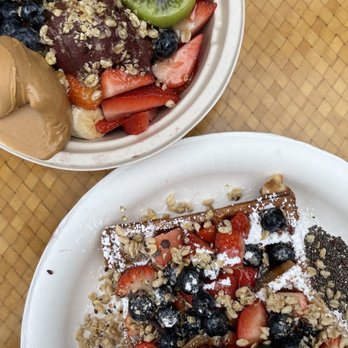 Waffle and Berry - Açaí Bowl w/ Peanut Butter (top) and Berries and Cream Waffle w/ Açaí (bottom) - Waffles Near Me - Honolulu, Hawaii