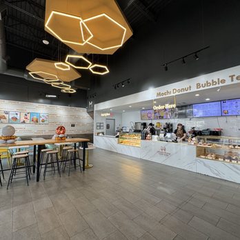 Munch Munch Mochi Donut - Interior seating and order areas - Donuts Near Me - Shenandoah, Texas