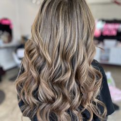 Beachy Waves Salon - Highlights and haircut