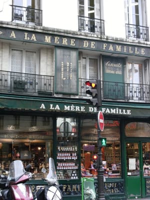 À la Mère de Famille by null