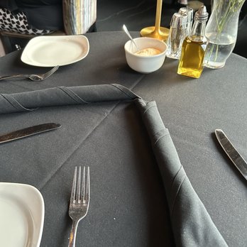 Cafe Napoli - Table - Italian Near Me - Clayton, Missouri
