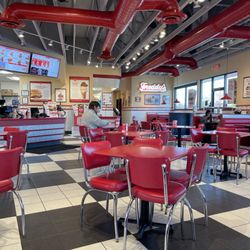 Freddy's Frozen Custard & Steakburgers - Inside