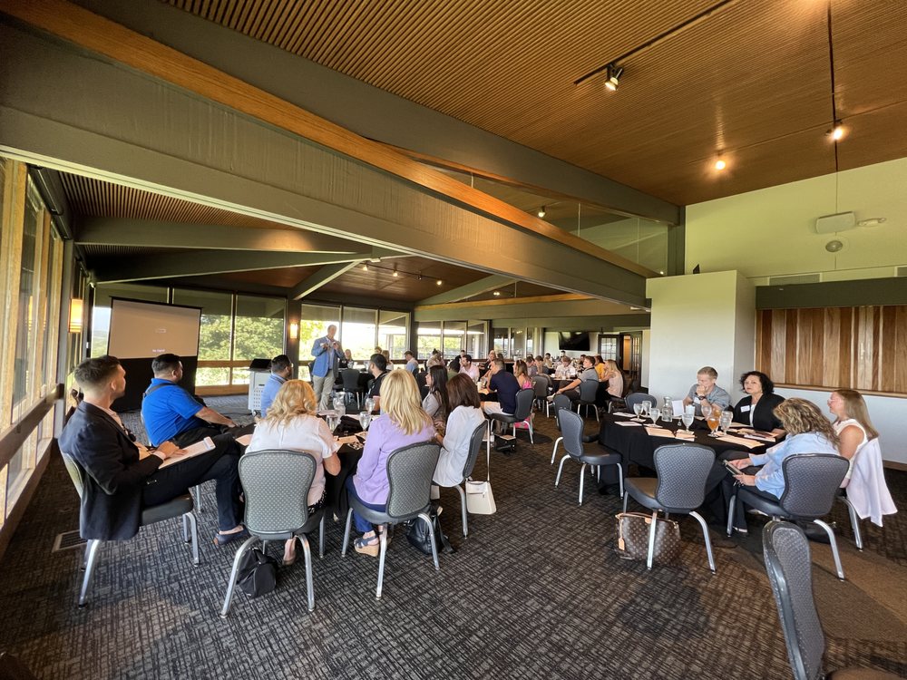 THE IOWA REAL ESTATE TEAM EPIQUE REALTY Contact Agent 315 SW