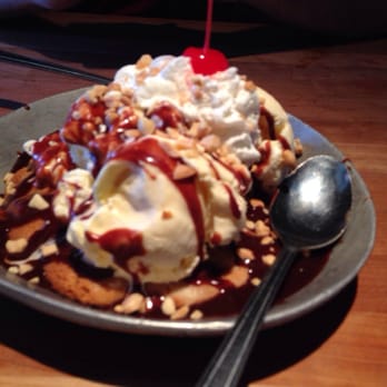Cheddar's Scratch Kitchen - Monster cookie - American Near Me - Tulsa, Oklahoma