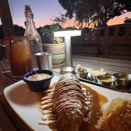 Chile relleno and la auténtica michelada