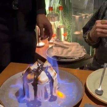RosaNegra Polanco - Baked Alaska en fuego! - Steakhouses Near Me - México, D.F., DIF