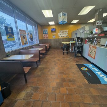 Golden Gate Donuts - Indoor dining space - Donuts Near Me - Oakland, California