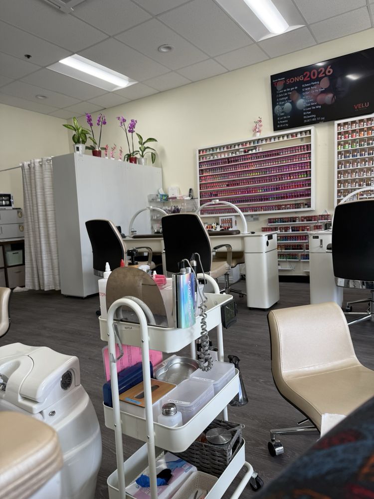 Beauty Nails Logo