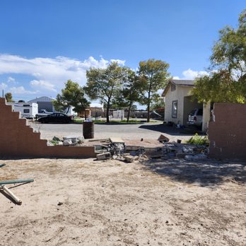 GT Professional Services - This is my wall after it was damaged.  Before GT Professional Services started - Masonry/Concrete Near Me