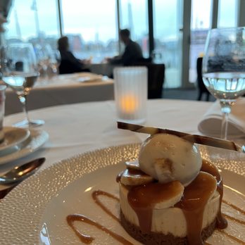 Smith's Of Wapping - Banoffee pie with ice cream - Brasseries Near Me - London, XGL