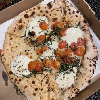 Isola Pizza Bar - Burrata Pomodorino cwd - Pizza Near Me - La Jolla, California Isola Pizza Bar - Burrata Pomodorino cwd - Pizza Near Me - La Jolla, California
