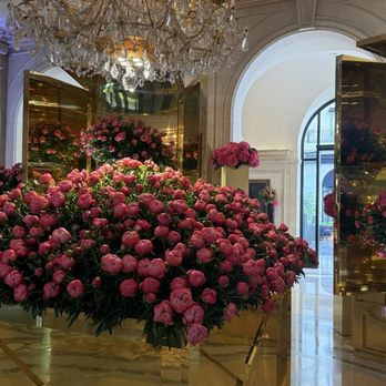 Four Seasons Hôtel George V - Decor - Hotels Near Me - Paris, 75 Four Seasons Hôtel George V - Decor - Hotels Near Me - Paris, 75