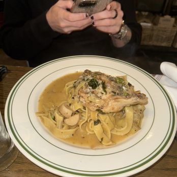 Livestock Tavern - Chicken pappardelle - Cocktail Bars Near Me - Honolulu, Hawaii Livestock Tavern - Chicken pappardelle - Cocktail Bars Near Me - Honolulu, Hawaii
