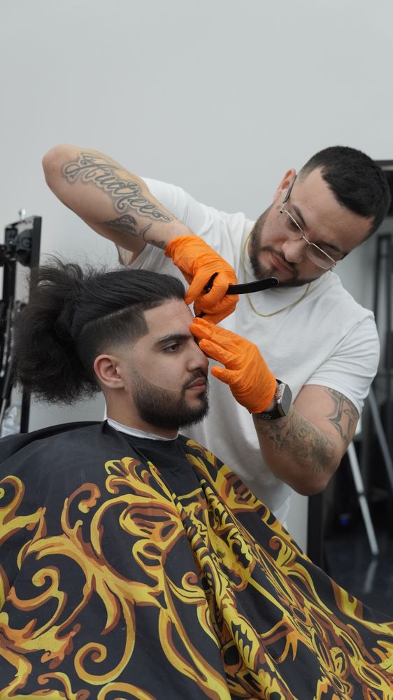 House of Fadez Barbershop Logo