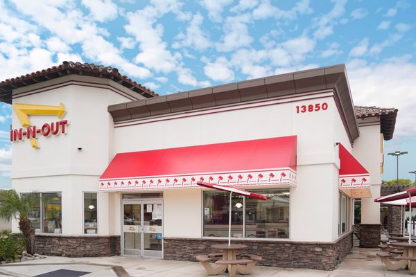 In-N-Out Burger by null