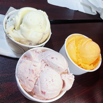 White Mountain Creamery - All small sizes! cake batter + oreo, strawberry, & orange sherbet - Ice Cream & Frozen Yogurt Near Me - Chestnut Hill, Massachusetts White Mountain Creamery - All small sizes! cake batter + oreo, strawberry, & orange sherbet - Ice Cream & Frozen Yogurt Near Me - Chestnut Hill, Massachusetts