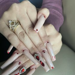 Quan Nails