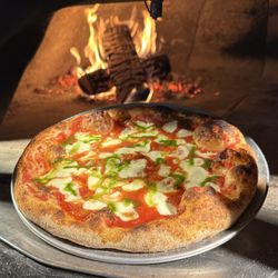 BG Budas East Hill Italian Grill - Margherita Pizza