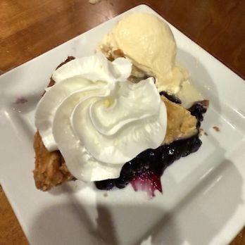 Geddy's - Classic Maine Blueberry Pie - Seafood Near Me - Bar Harbor, Maine