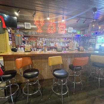 Yellow Dog Eats - View of bar - Sandwiches Near Me - Windermere, Florida