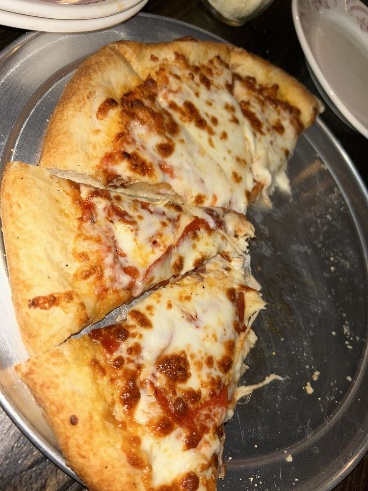 Claude's Pizza & Drinks Logo