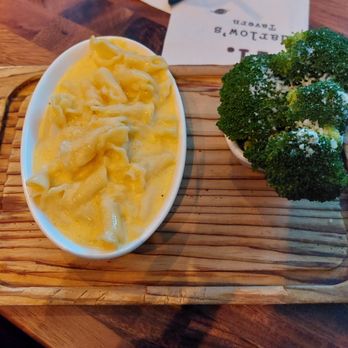 Marlow's Tavern - Kids Mac N Cheese - New American Near Me - Orlando, Florida