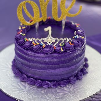 Fiene's Bakery - Smash cake - Bakeries Near Me - Naperville, Illinois