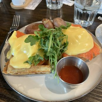 Le Petit Belge - Salmon Benny - Breakfast & Brunch Near Me - Vancouver, British Columbia
