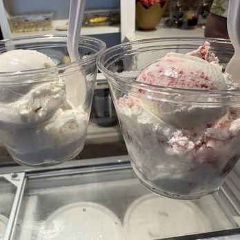Jake’s Ice Cream - Kiddie cups of ice cream (vanilla and red velvet) - Ice Cream & Frozen Yogurt Near Me - Hapeville, Georgia Jake’s Ice Cream - Kiddie cups of ice cream (vanilla and red velvet) - Ice Cream & Frozen Yogurt Near Me - Hapeville, Georgia