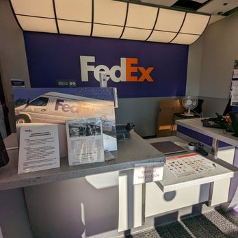 FEDEX OFFICE SHIP CENTER - Updated November 2025 - 16