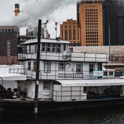 Covington Inn - Covington Inn Tugboat