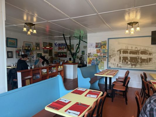 Maggie's Krooked Cafe & Juice Bar by null