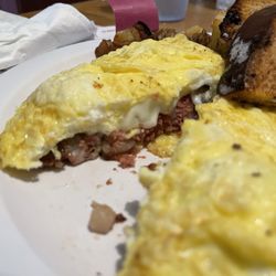 Hash and cheese omelette was very good!