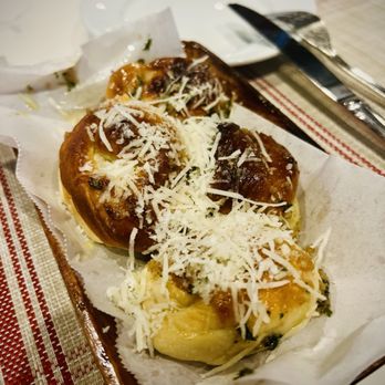 MA'S Italian Kitchen - Famous garlic bread - Italian Near Me - Burbank, California
