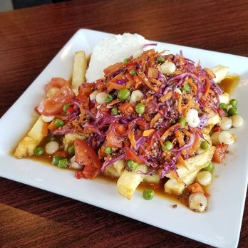 Chio's Peruvian Grill - Saltado de Vegetariano. Super tasty and it has quinoa! - Peruvian Near Me - Van Nuys, California
